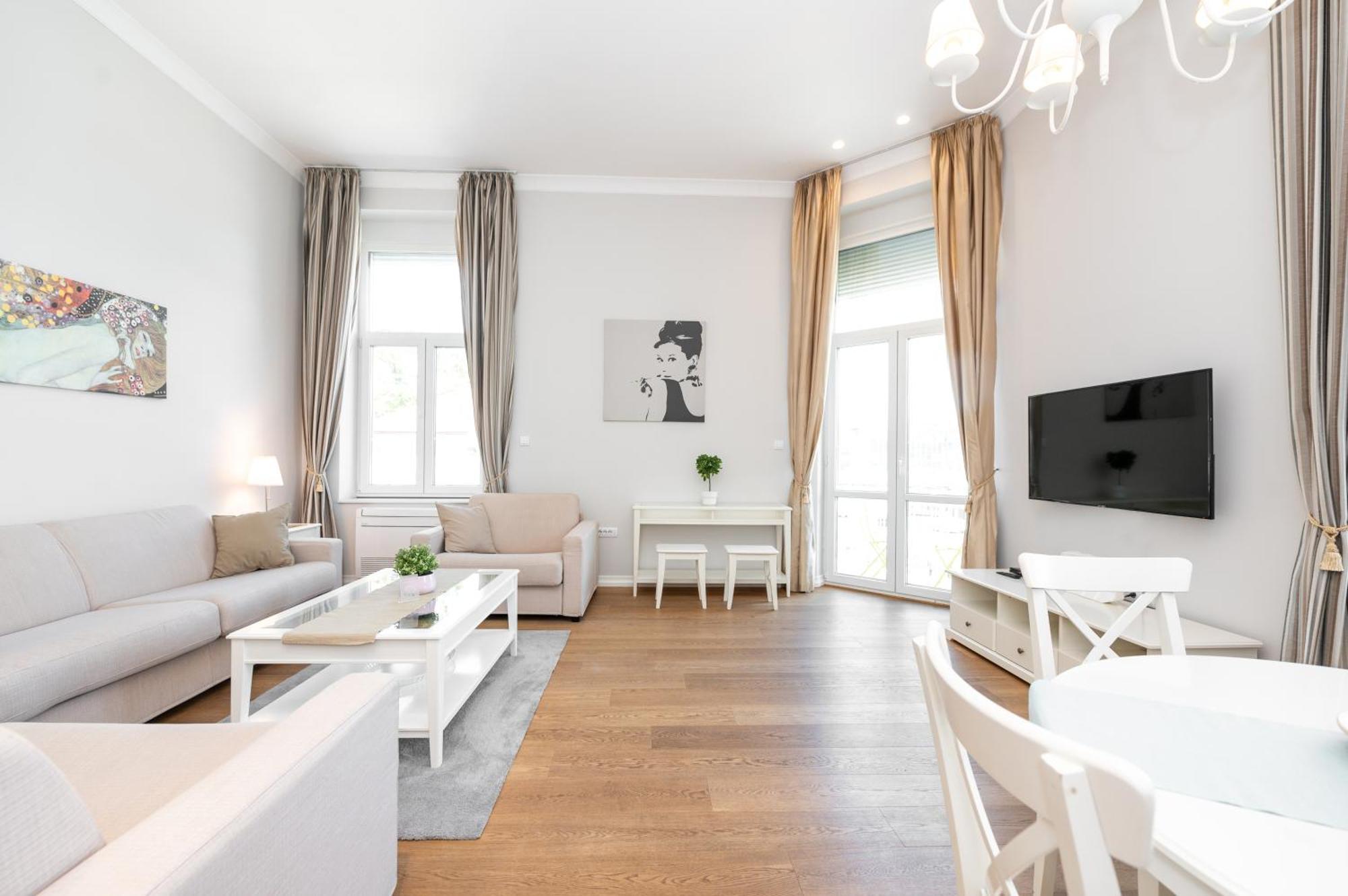 Slavija Fontana Lux Apartments Belgrado Esterno foto